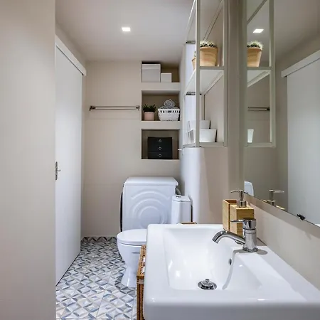 Apartment Ocean Breeze 1min To *