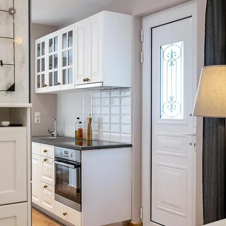 Apartment Ocean Breeze 1min To